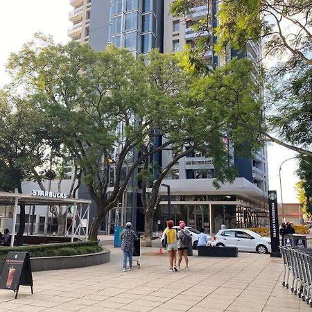 One Rosebank Stay Johannesburg Eksteriør billede