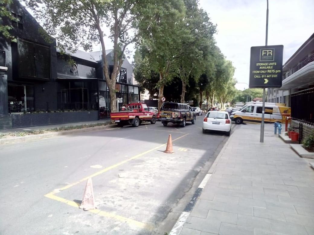 One Rosebank Stay Johannesburg Eksteriør billede