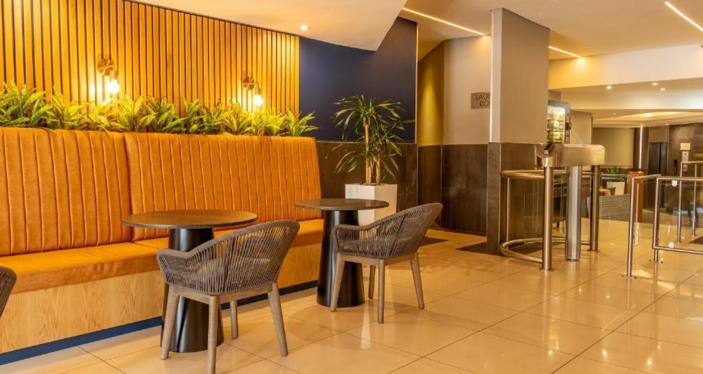 One Rosebank Stay Johannesburg Eksteriør billede